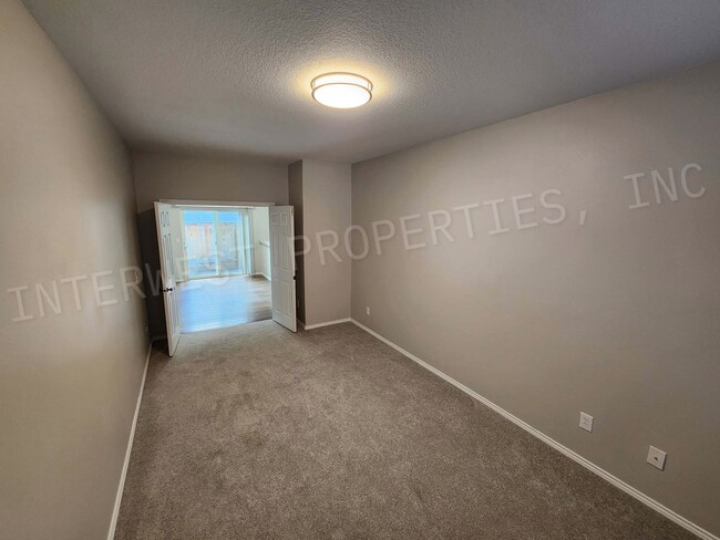 Building Photo - Super Cute 3+ Bd 2ba Ranch Style Home With...