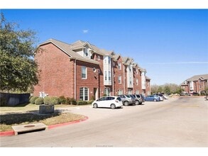 Building Photo - 305 Holleman Dr E