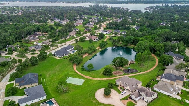 Building Photo - 241 Blue Hill Dr