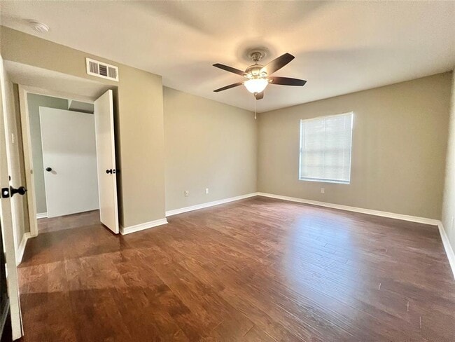 Building Photo - 8850 Glen Meadow Ln