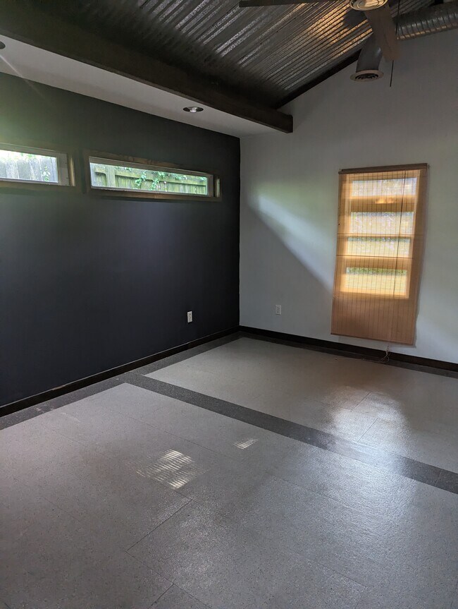 Building Photo - 744 Law St NW