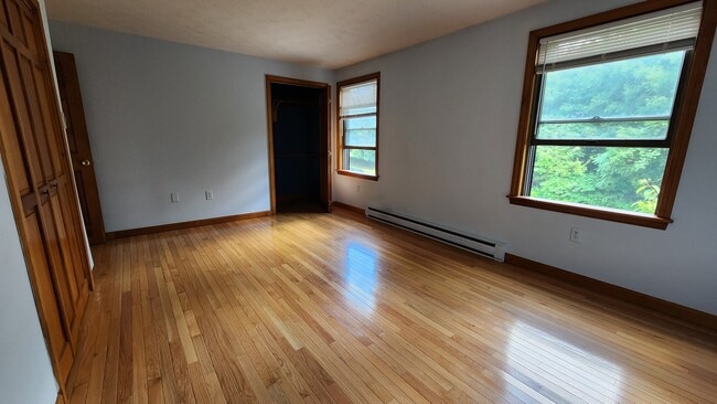 Building Photo - 237 Allen Ave