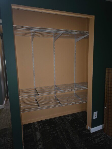 Bedroom 2 closet - 2842 Lake Forest Dr