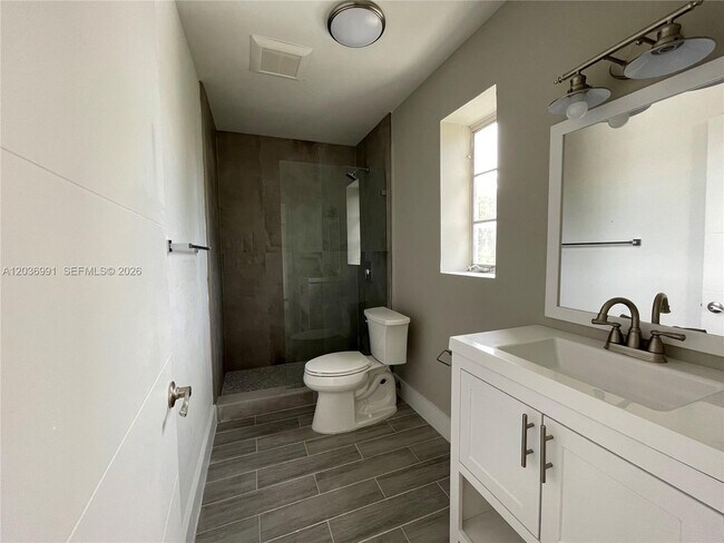 Building Photo - 455 NE 62nd St