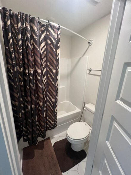 Building Photo - 386 Hammock Ln