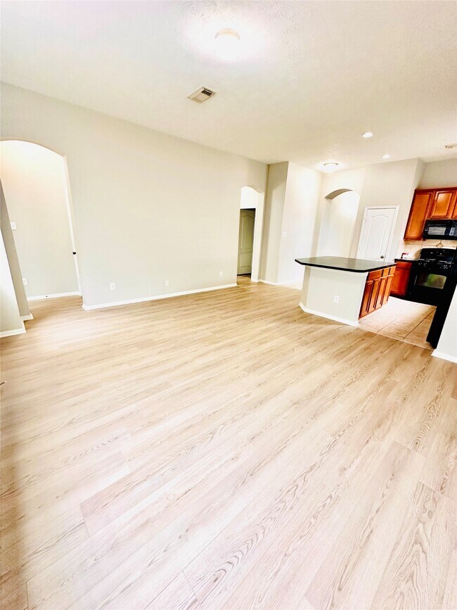 Building Photo - 20747 Pine Rain Ct