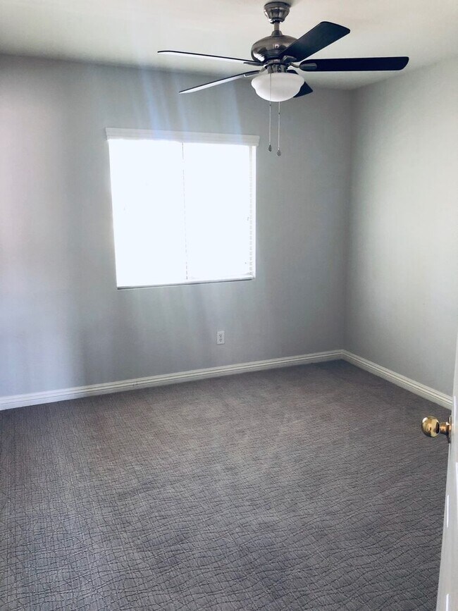 Building Photo - WONDERFUL 2 STORY HOME IN THE HEART OF GREEN VALLEY 3 BED 2.5 BATH BEAUTIFULLY LANDSCAPED!