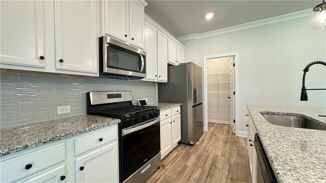 Building Photo - 2920 Westgate Park Dr