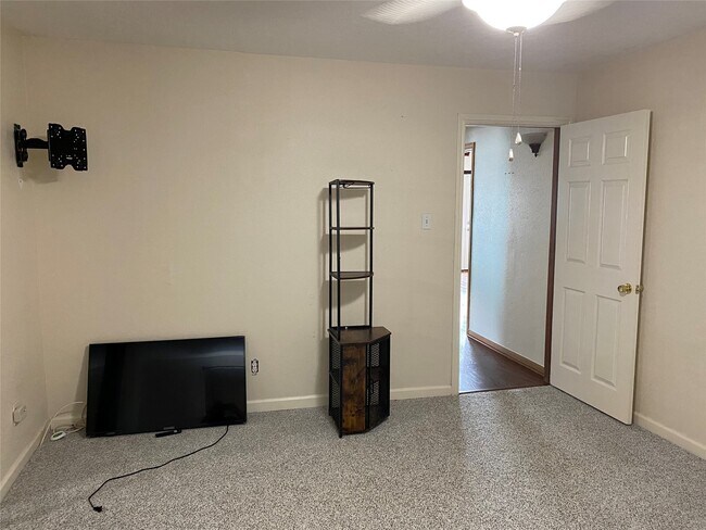 Building Photo - 16 N White Heron Dr