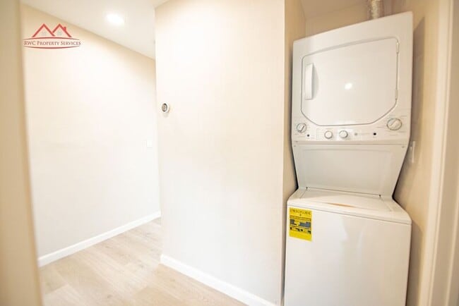 Building Photo - 1829 El Parque Ct