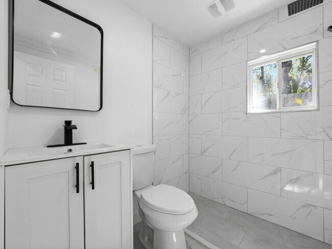 Building Photo - 2500 Marlboro St