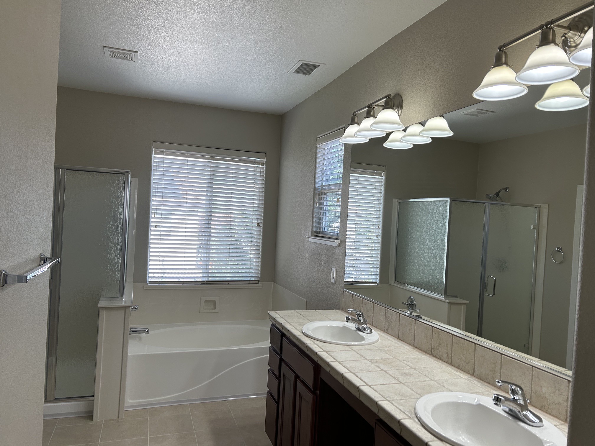 Building Photo - 435 Stradella Ct
