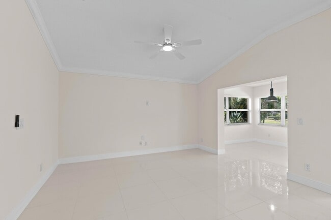 Building Photo - 1151 Delray Lakes Dr