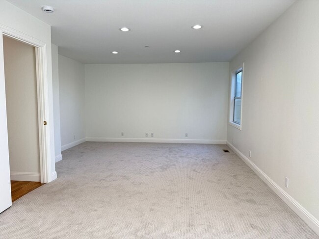 Building Photo - ? Elegant & Expansive Redwood City Home – ...