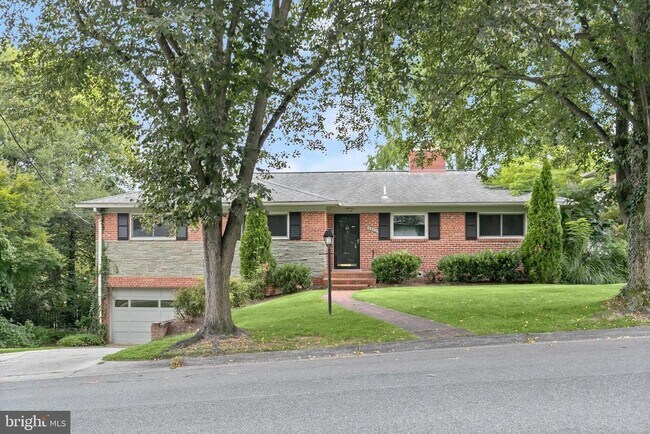 Building Photo - 5900 Osceola Rd