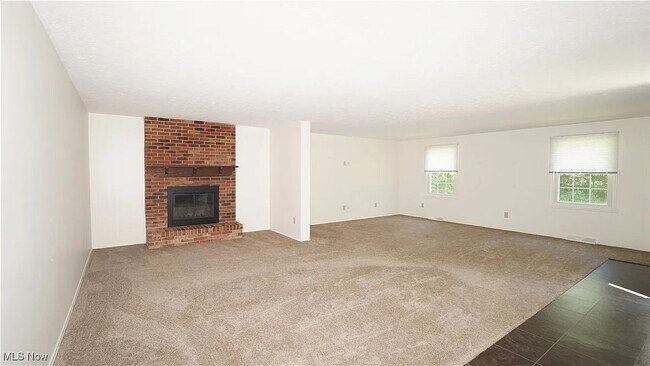 Building Photo - 5907 Sunset Dr