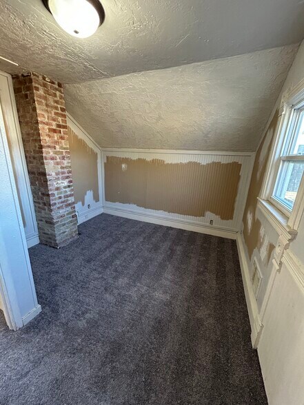 Building Photo - 732 Scott Ave