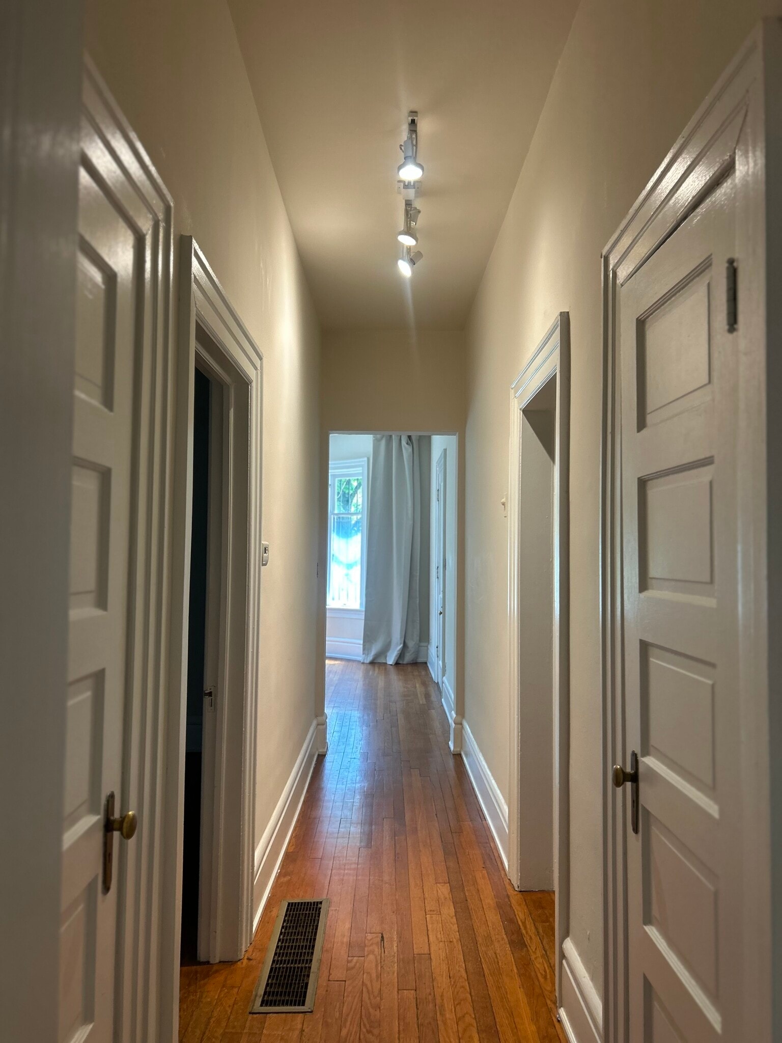 Hallway - 1688 E Broad St