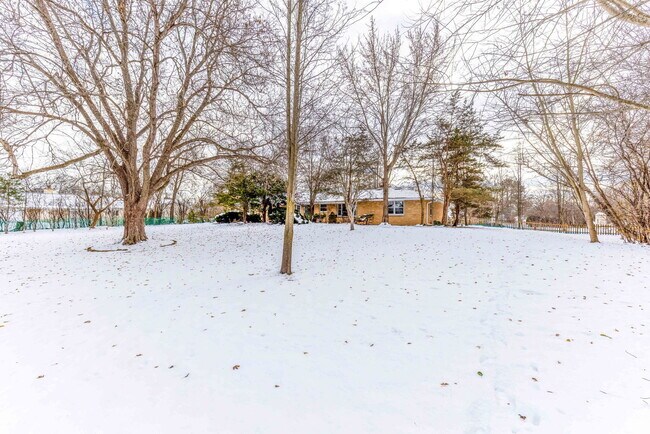 Building Photo - 996 Castlegate Ct