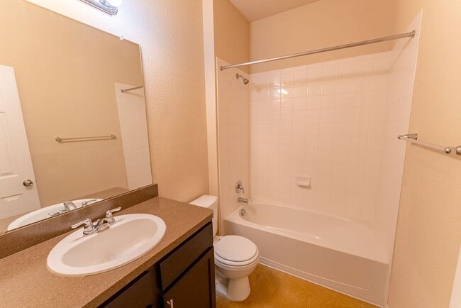 Building Photo - Stunning 3 bedroom/3 bathroom House in Austin!!!