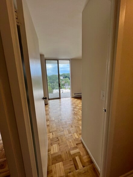 Building Photo - 87 Glenbrook Rd