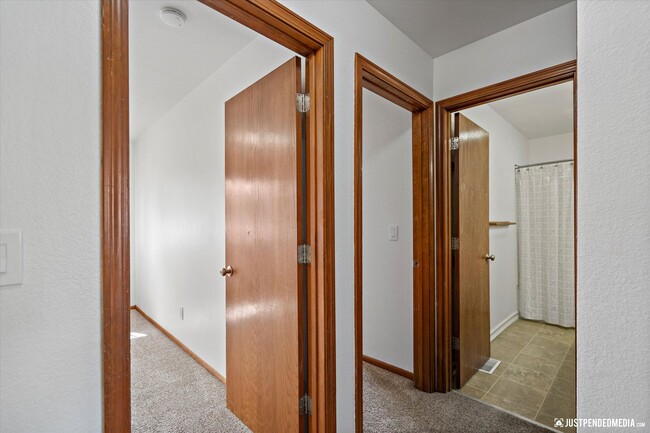 Building Photo - Modern Southside Duplex