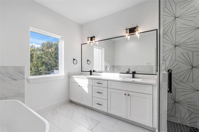 Building Photo - 4039 Buck St