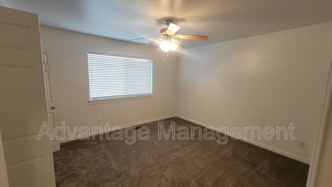 Building Photo - 735 N 200 E St