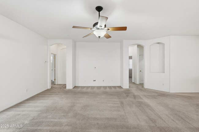 Building Photo - 14568 W Crocus Dr