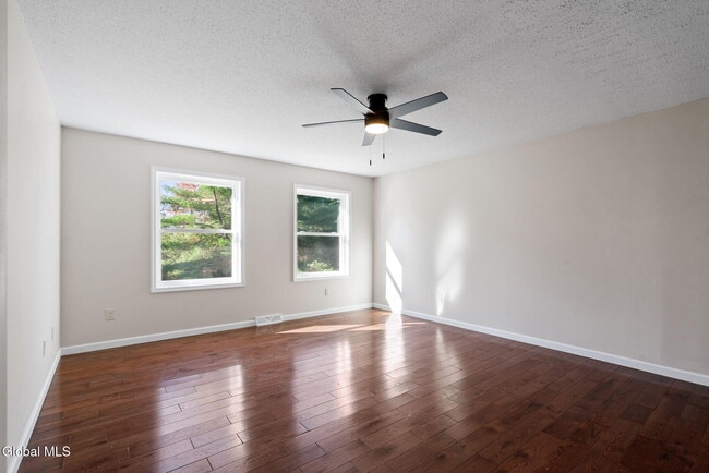 Building Photo - 30 Dick Lynch Rd