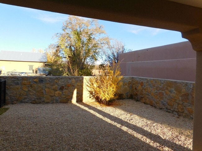 Building Photo - Beautiful Home in Old Mesilla