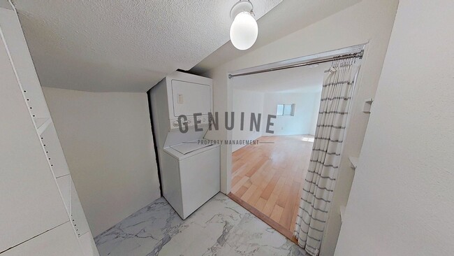 Building Photo - Adorable 2Bd 2Ba Home in Silverado Canyon