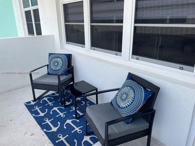 Building Photo - 3725 S Ocean Dr