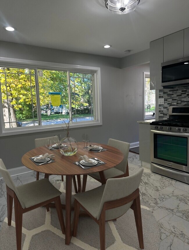 Building Photo - 14451 Sangamon St