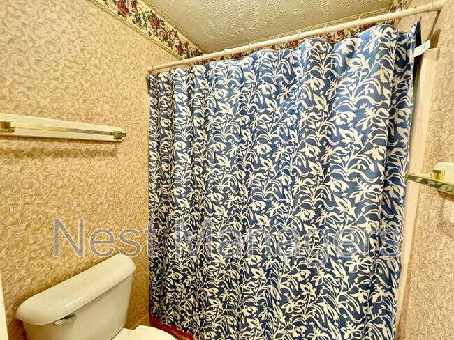 Building Photo - 260 Lick Creek Dr