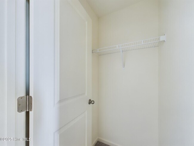 Building Photo - 32 Moss Oaks Ct