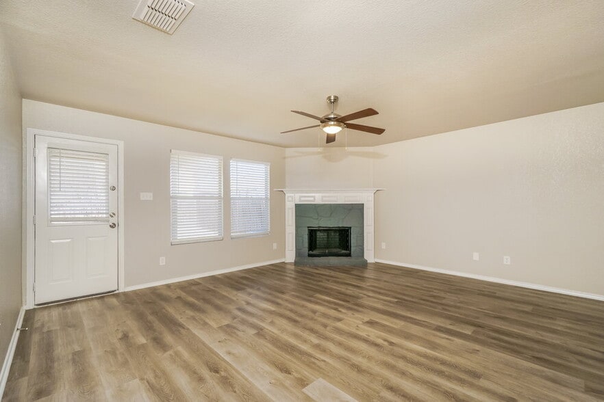 Building Photo - 27218 Lasso Bend