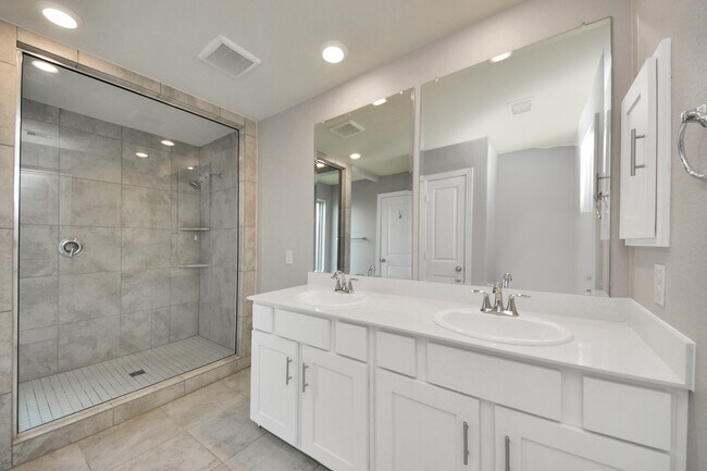 Building Photo - 1715 Ryon Falls Dr
