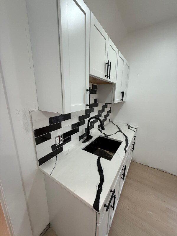 Building Photo - 1447 W 101st St