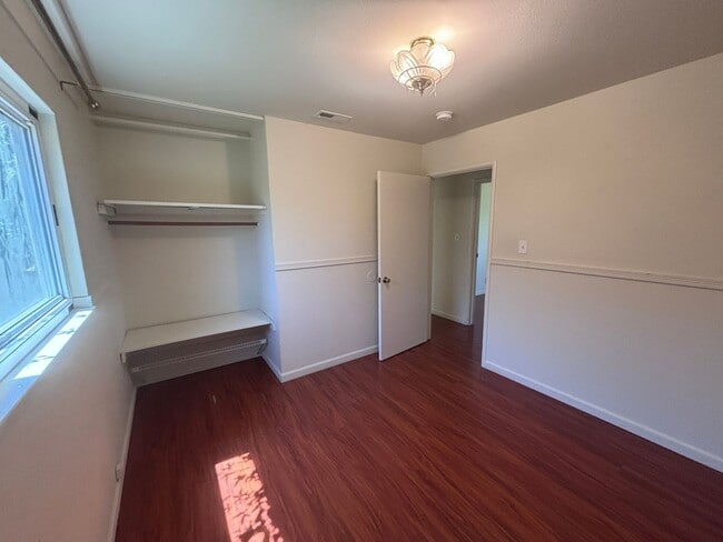 Building Photo - 41562 Carmen St