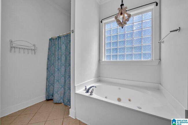 Building Photo - 6285 S Clubview Cir