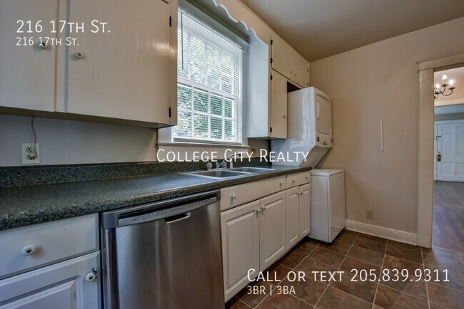 Building Photo - 216 17th St