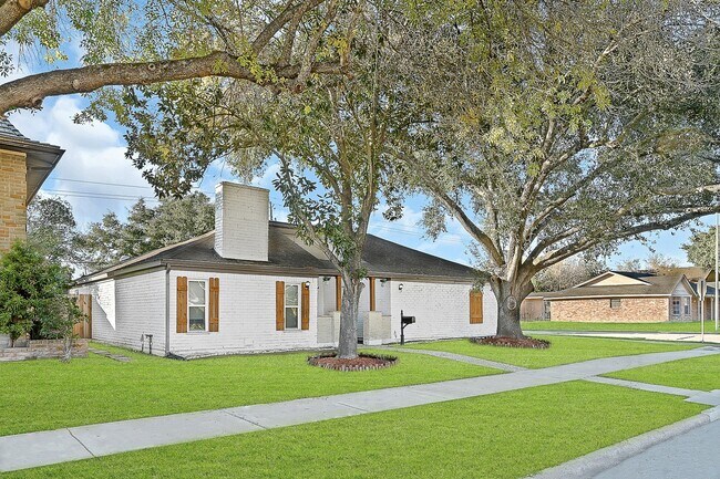 Building Photo - 10822 Bob White Dr