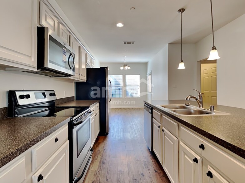 Building Photo - 5412 Galante Ln