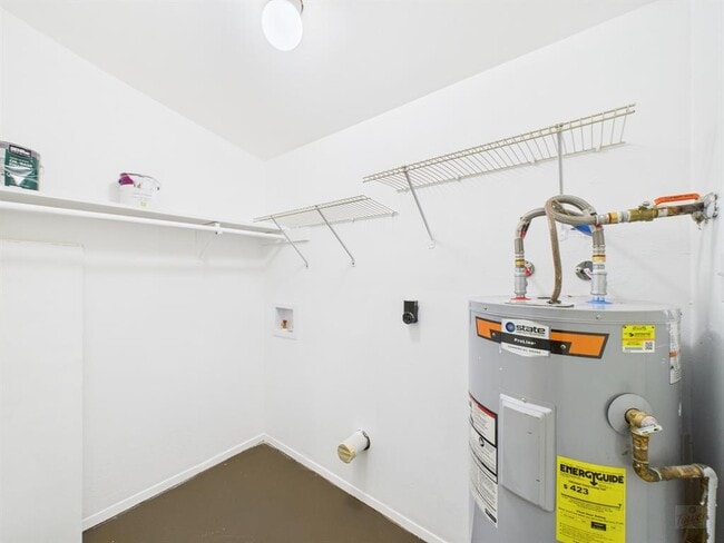 Building Photo - 1305 Hollow Creek Dr