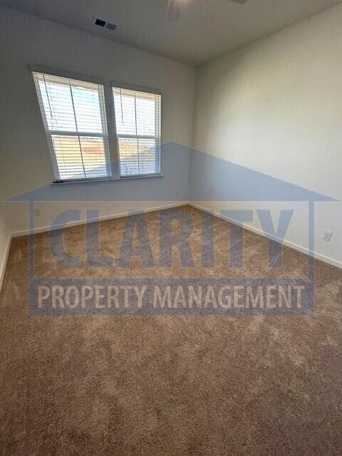 Building Photo - 5058 Skyline Wy NE