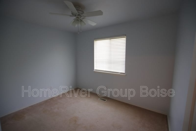 Building Photo - 2806 Mink Pl