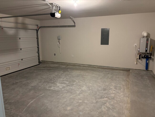 Building Photo - 14150 Granger Pointe Ln