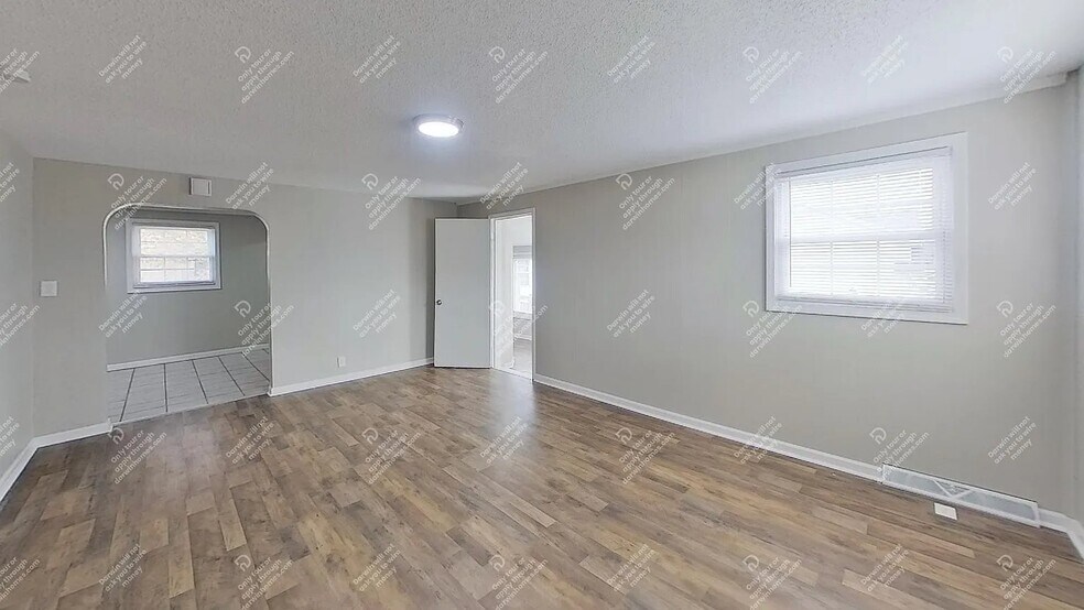 Building Photo - 4808 NE 47th St