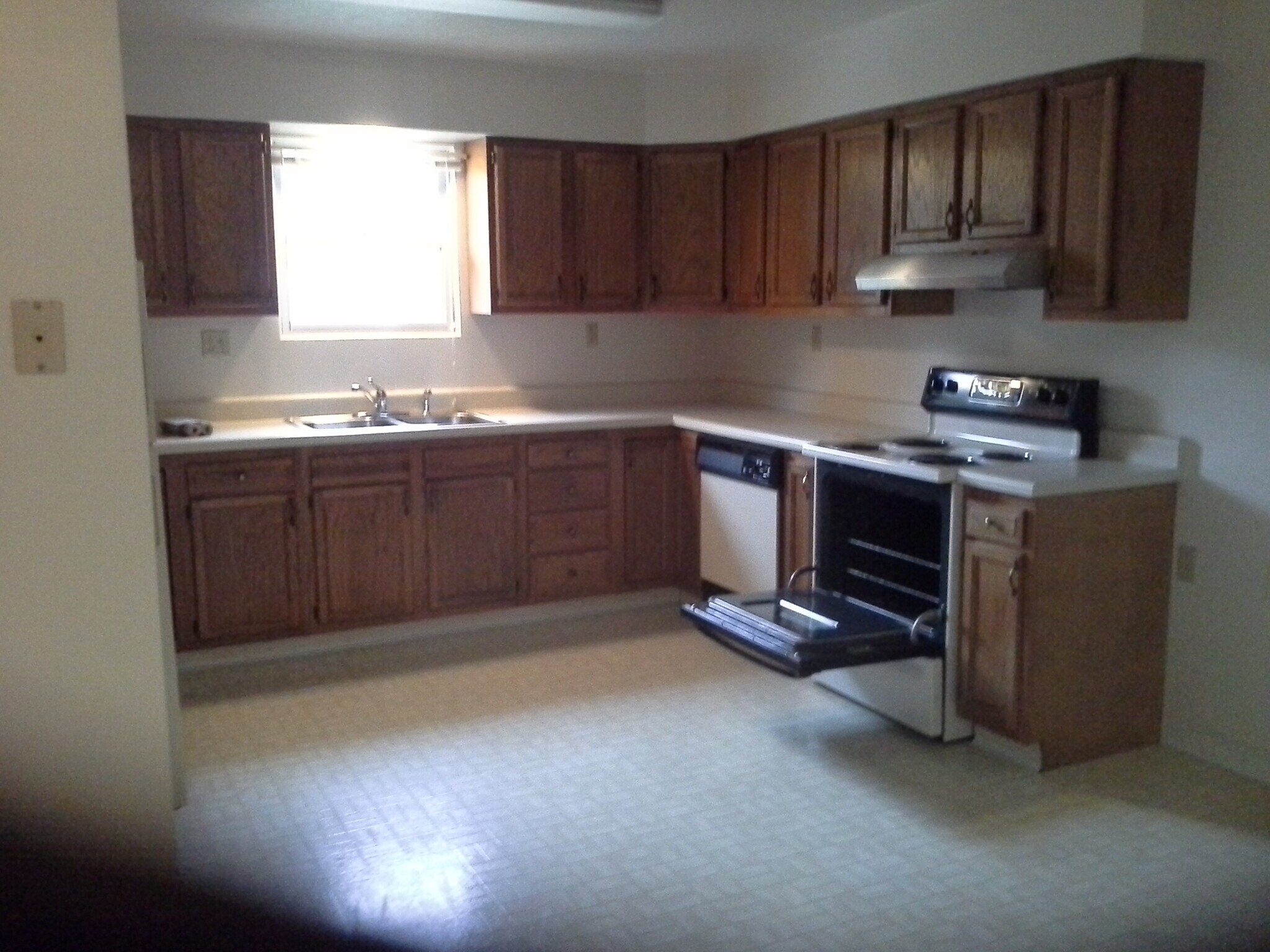 Kitchen - 119 Valley View Dr